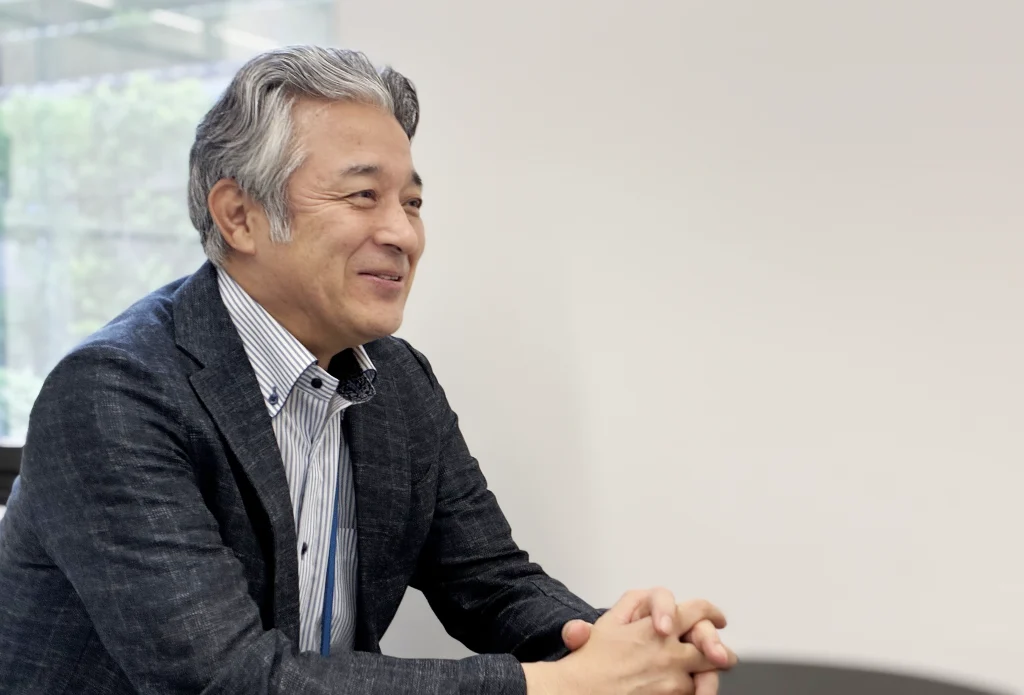 データフォーシーズ 伊藤さんへのインタビュー記事　取材中の様子　画像